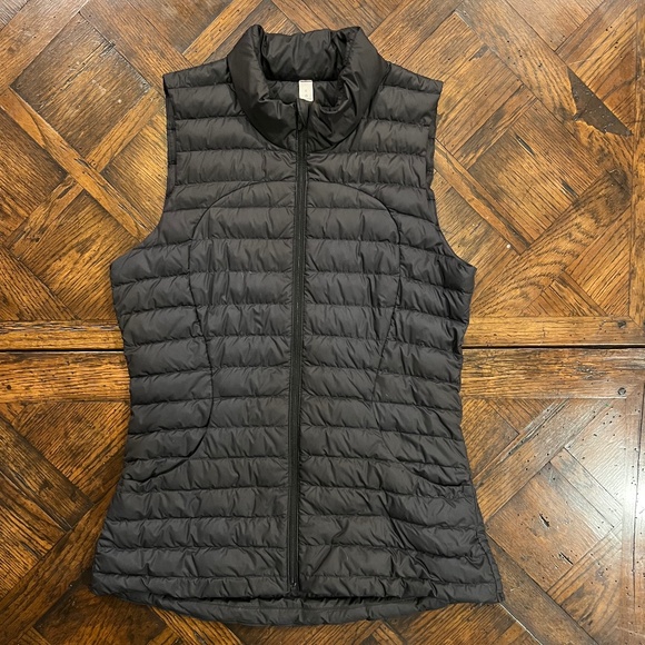 Lululemon Women's Black Down Vest Size 6 - Picture 2 of 9